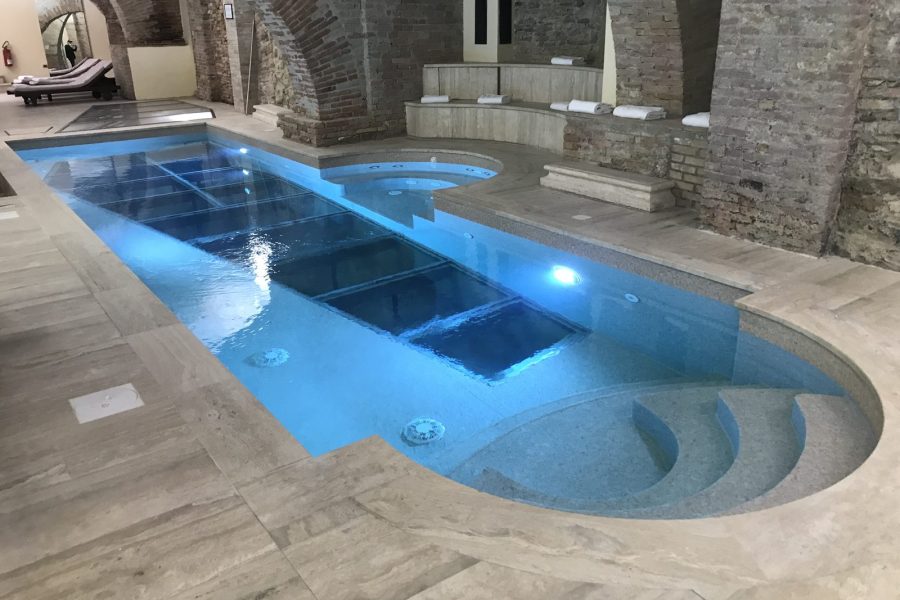 La piscina e la vasca idromassaggio